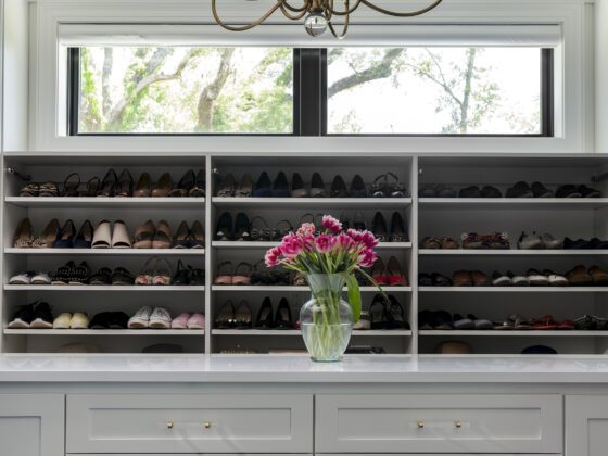 Thompson Lake Residence - interior - closet